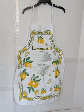 Limoncello Lemon-Print Kitchen Apron W Ingredients, Famous Italian Cities, Chic